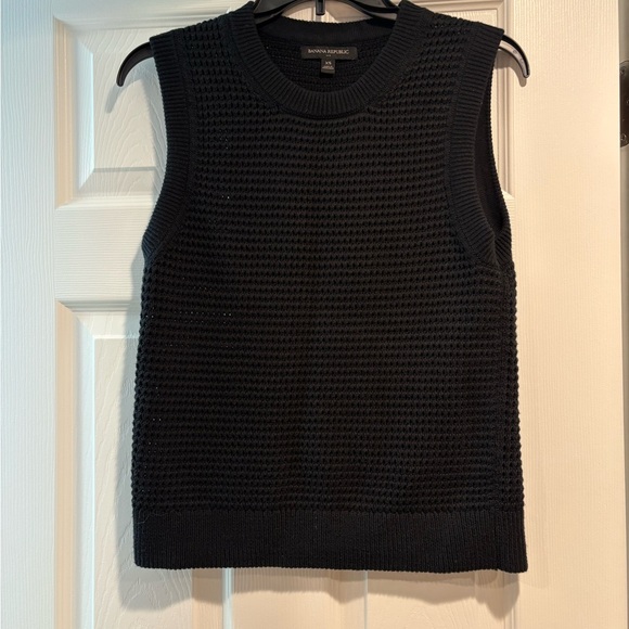Textured Sweater Tank - Picture 2 of 4